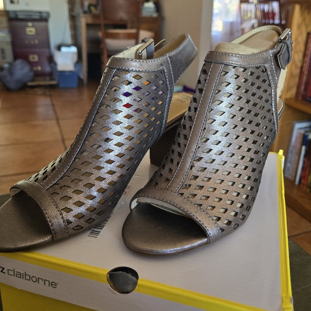 Liz Claiborne Silver Peep-Toe Heels